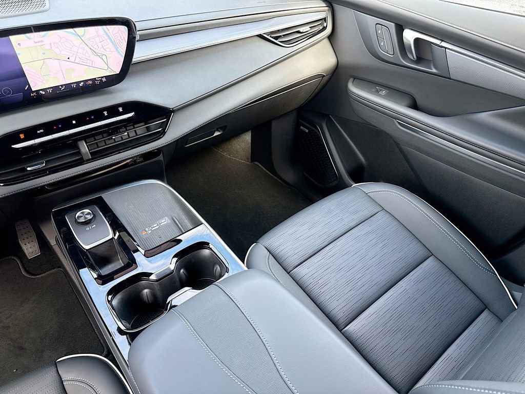 Used 2025 Buick Enclave Sport Touring image 24