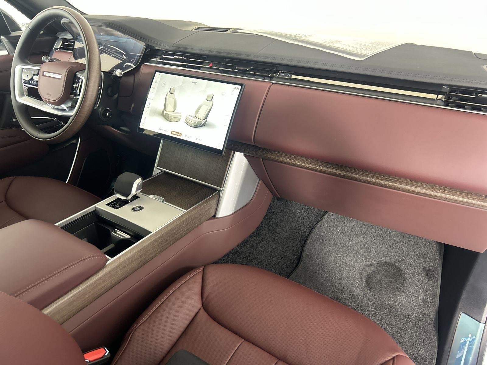 New 2025 Land Rover Range Rover SE image 34