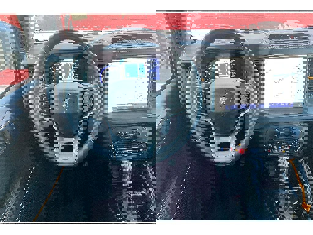 Used 2024 Ford Bronco Badlands image 6