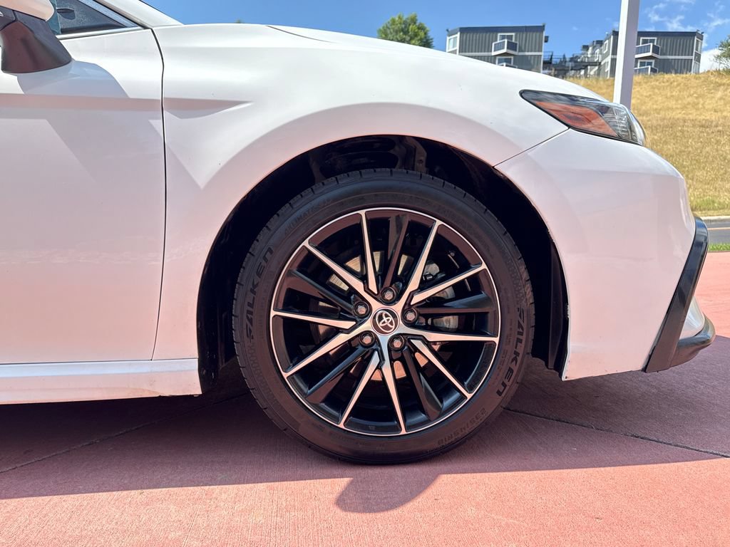 Used 2022 Toyota Camry SE FWD image 32