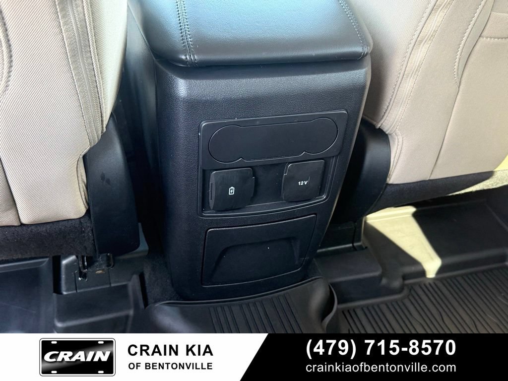 Used 2023 Ford Explorer XLT RWD image 28