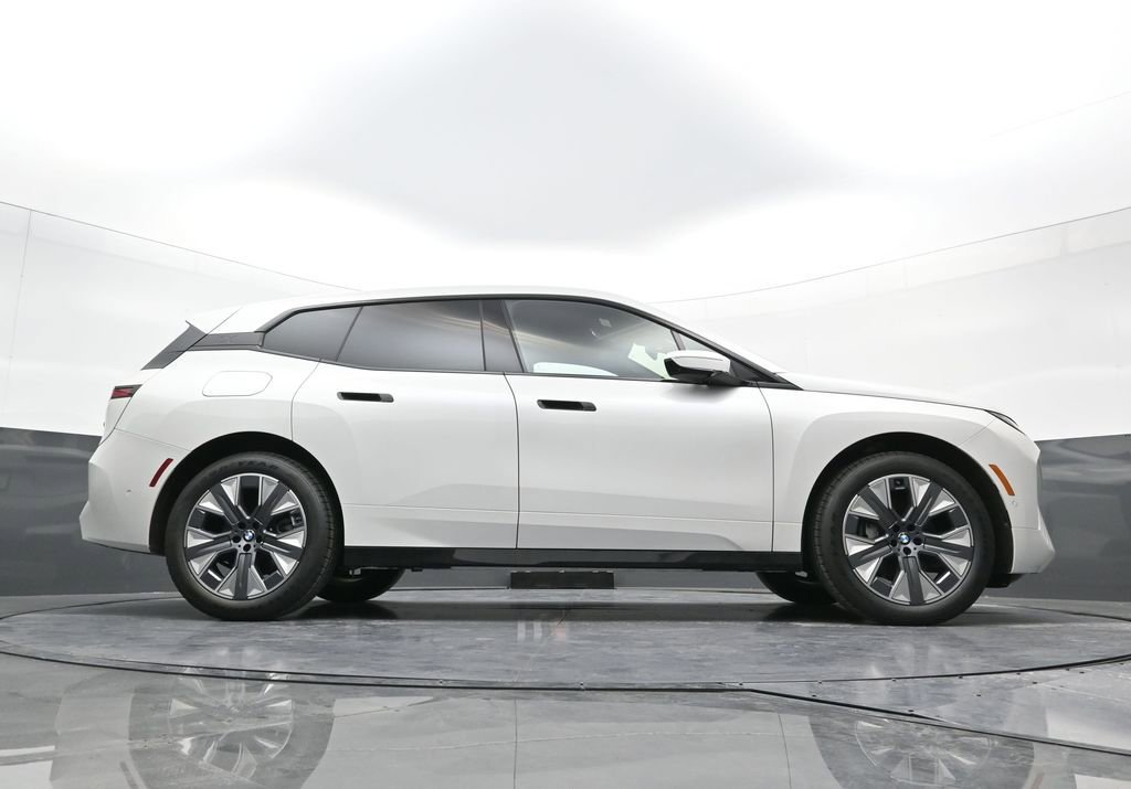 New 2026 BMW iX xDrive45 AWD/4WD image 21