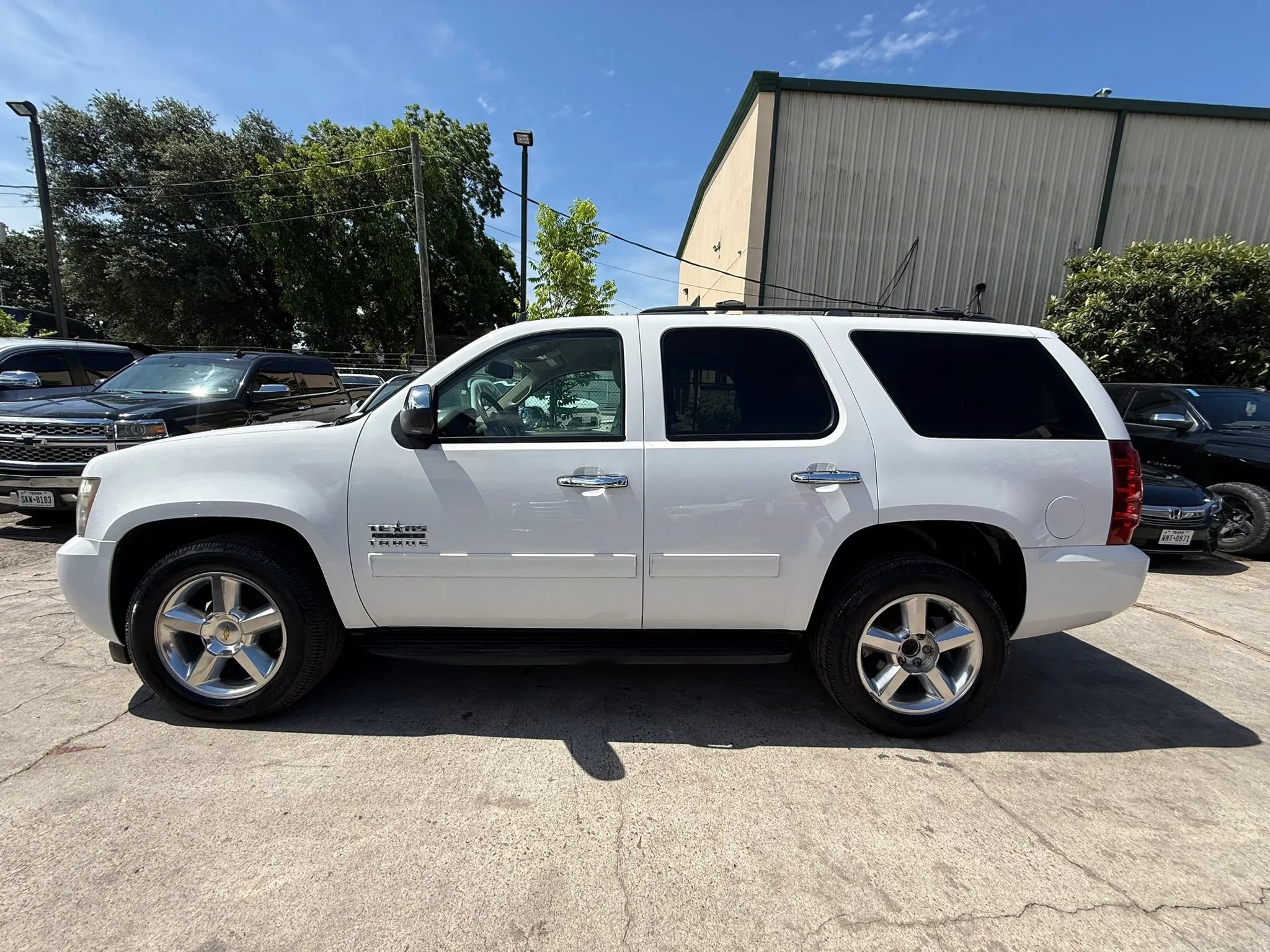 Used 2014 Chevrolet Tahoe LS w/ Texas Edition RWD image 4
