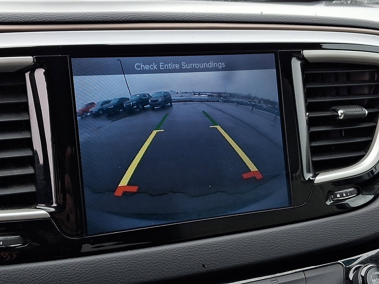 Used 2017 Chrysler Pacifica Touring w/ Tire & Wheel Group image 17