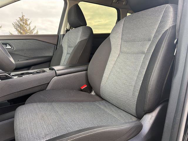 Used 2023 Nissan Rogue SV image 36