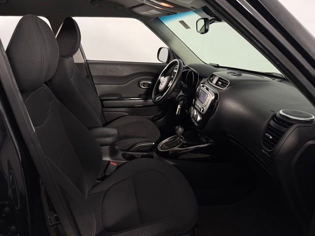 Used 2015 Kia Soul ! FWD image 14