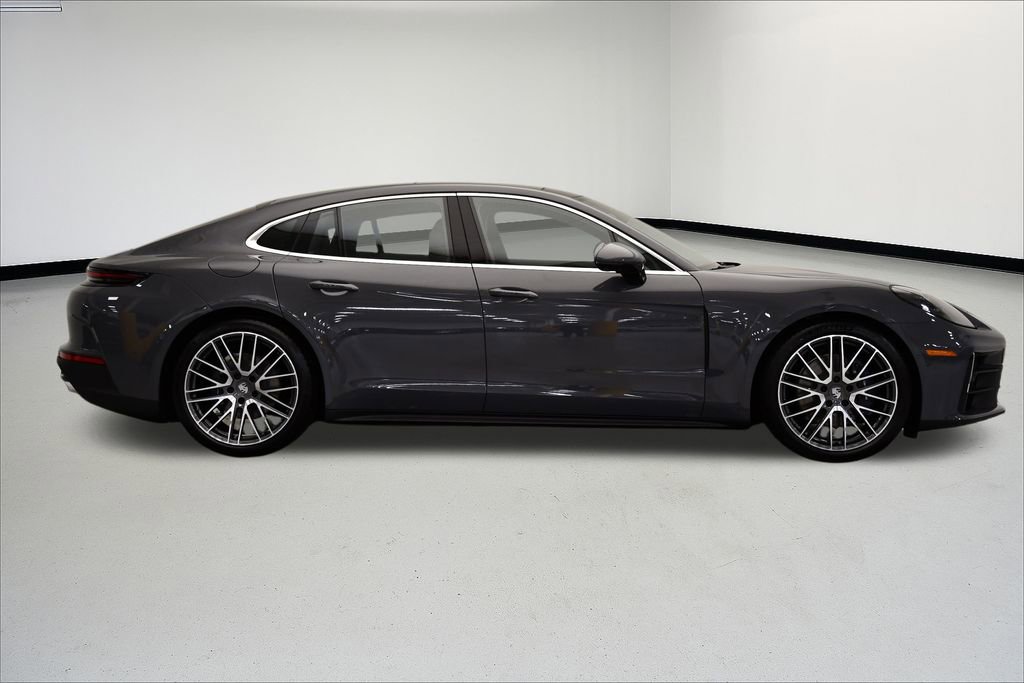 Used 2025 Porsche Panamera image 6