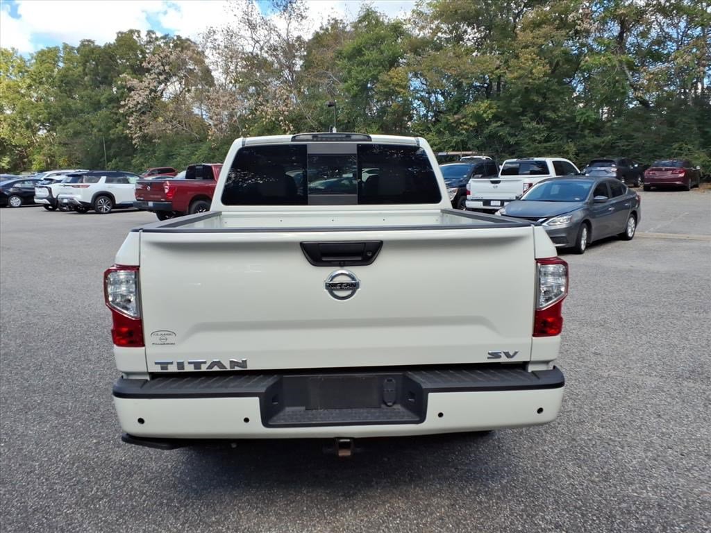 Used 2022 Nissan Titan SV w/ Accessory Utility Package image 4