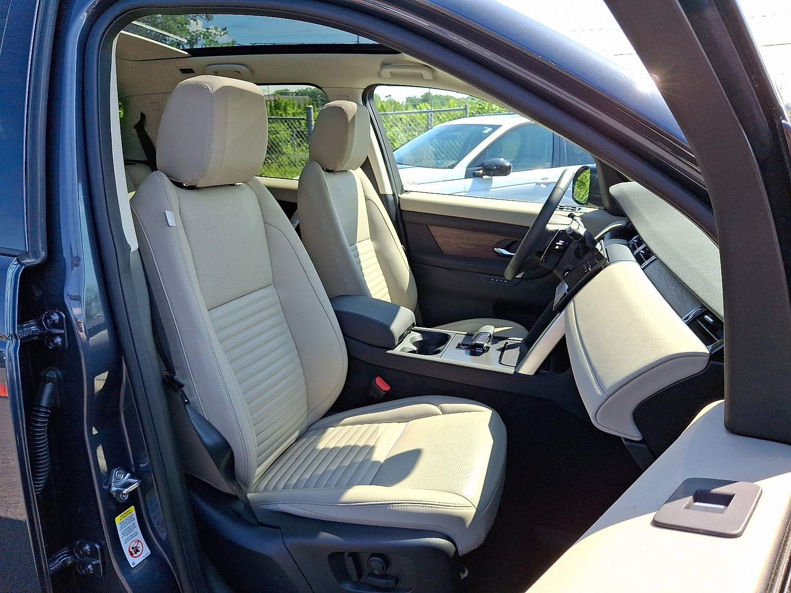 Used 2025 Land Rover Discovery Sport S AWD/4WD image 3
