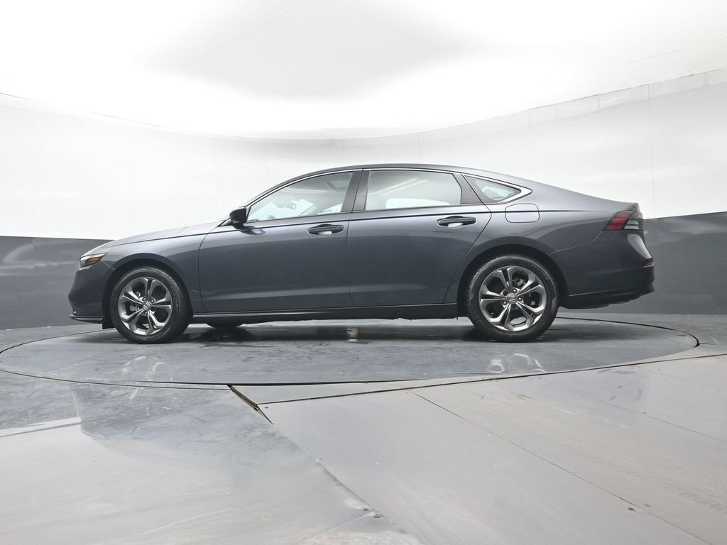 Certified 2023 Honda Accord EX image 32