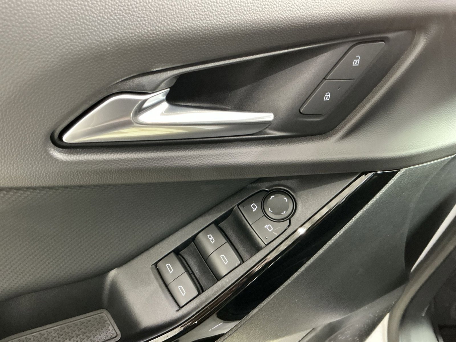 New 2026 Chevrolet Equinox LT w/ Safety and Technology Package image 23