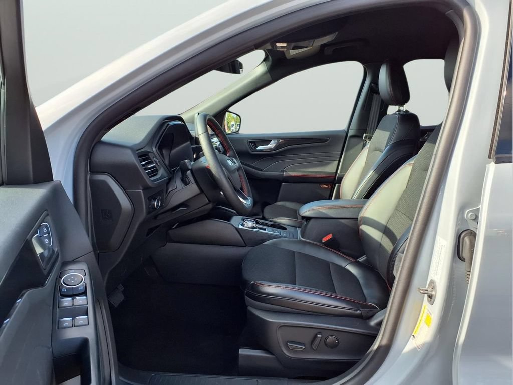 Used 2025 Ford Escape ST-Line Select AWD/4WD image 15