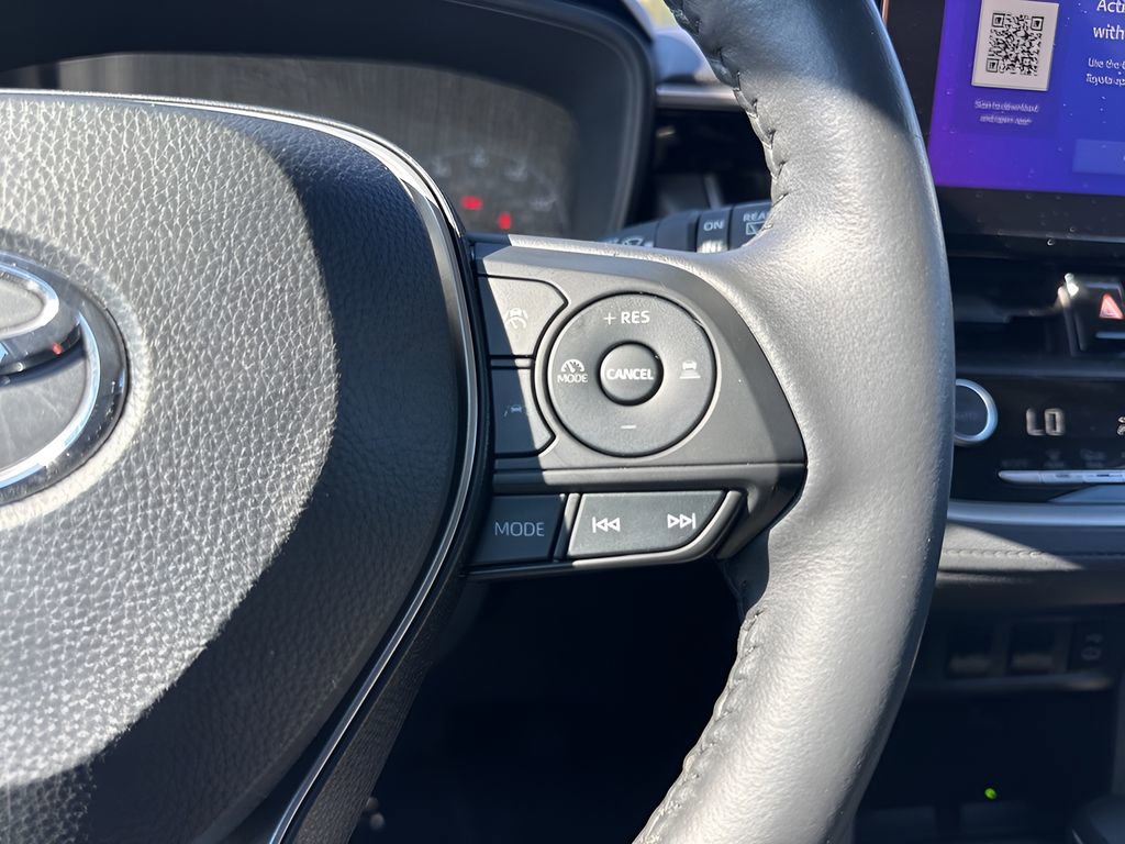 Used 2024 Toyota Corolla Cross LE image 14