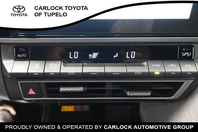Used 2025 Toyota Camry LE FWD image 30