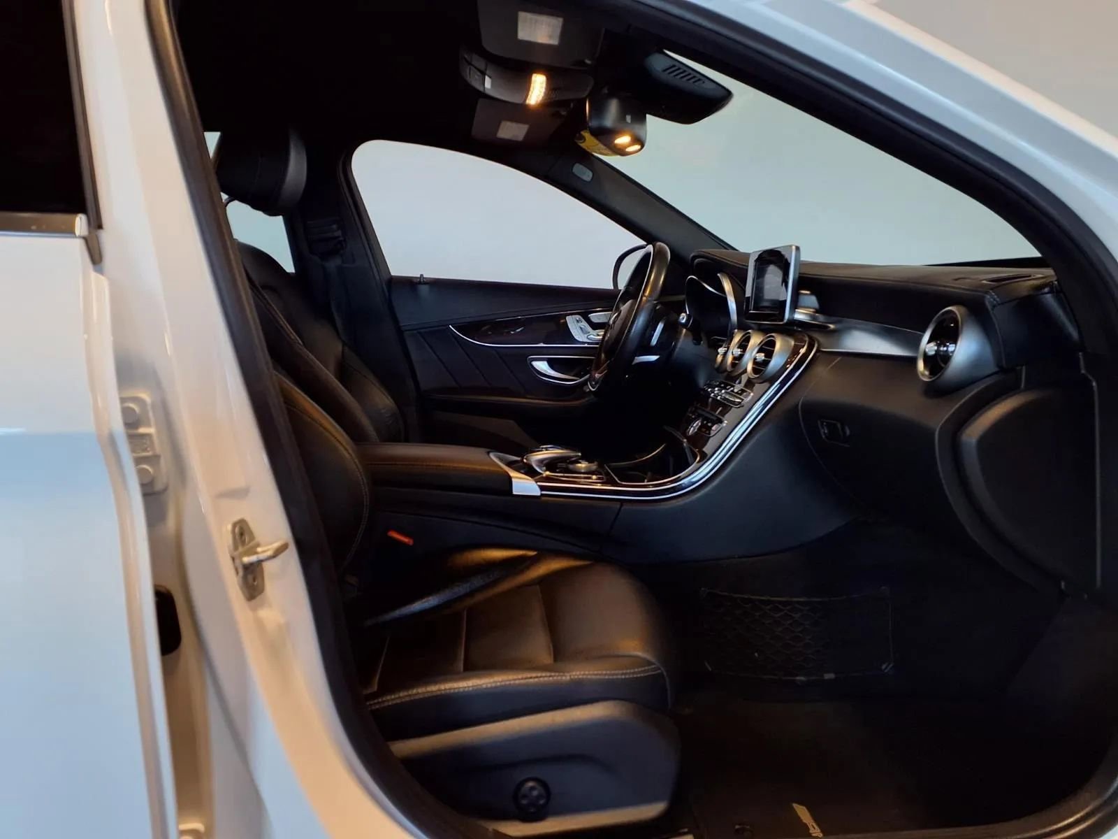 Used 2015 Mercedes-Benz C 300 4MATIC Sedan image 9