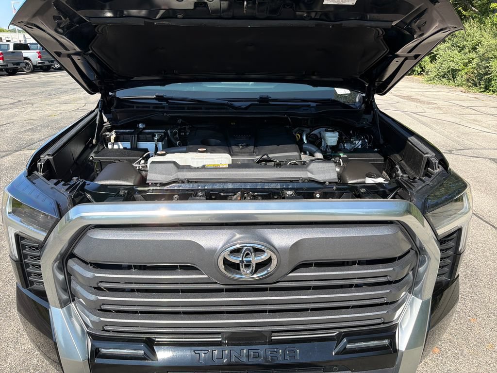 Used 2025 Toyota Tundra Limited AWD/4WD image 44