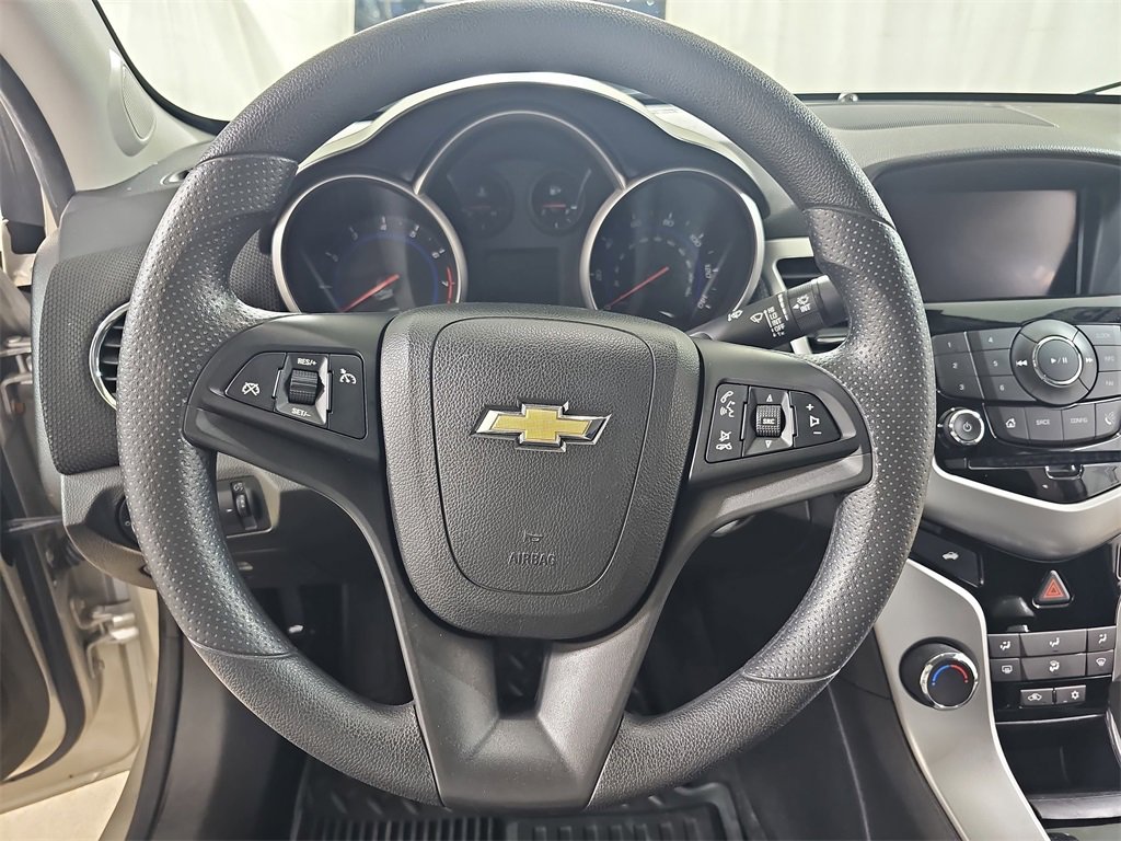 Used 2015 Chevrolet Cruze LT image 22