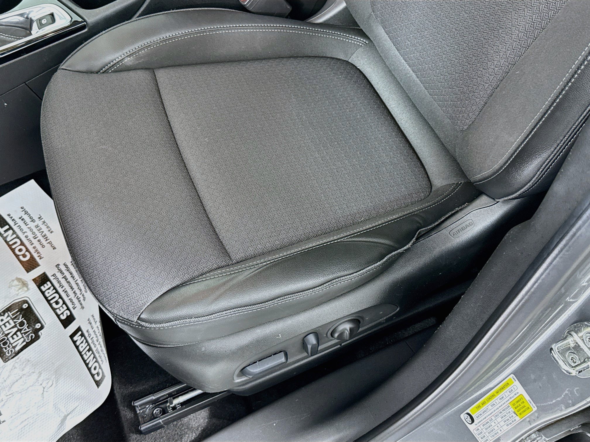 Used 2023 Buick Encore GX Select w/ Safety Package II AWD/4WD image 19