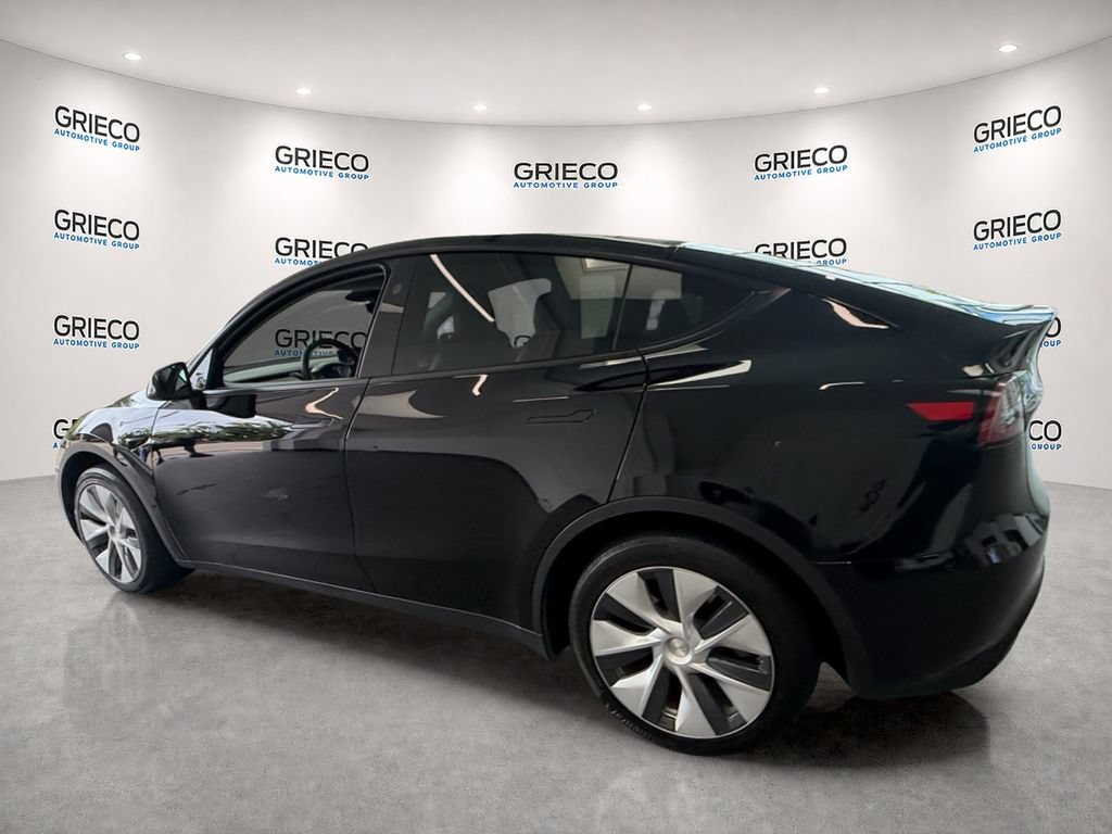 Used 2023 Tesla Model Y 2WD image 5