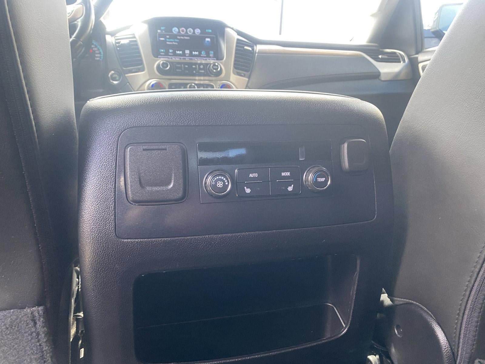 Used 2020 GMC Yukon Denali w/ Denali Premium Package image 30