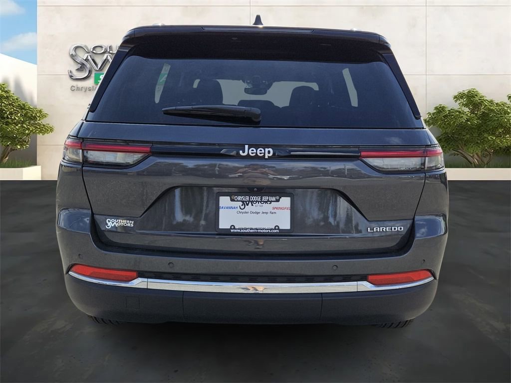 Used 2025 Jeep Grand Cherokee Laredo X w/ Luxury Tech Group I image 4
