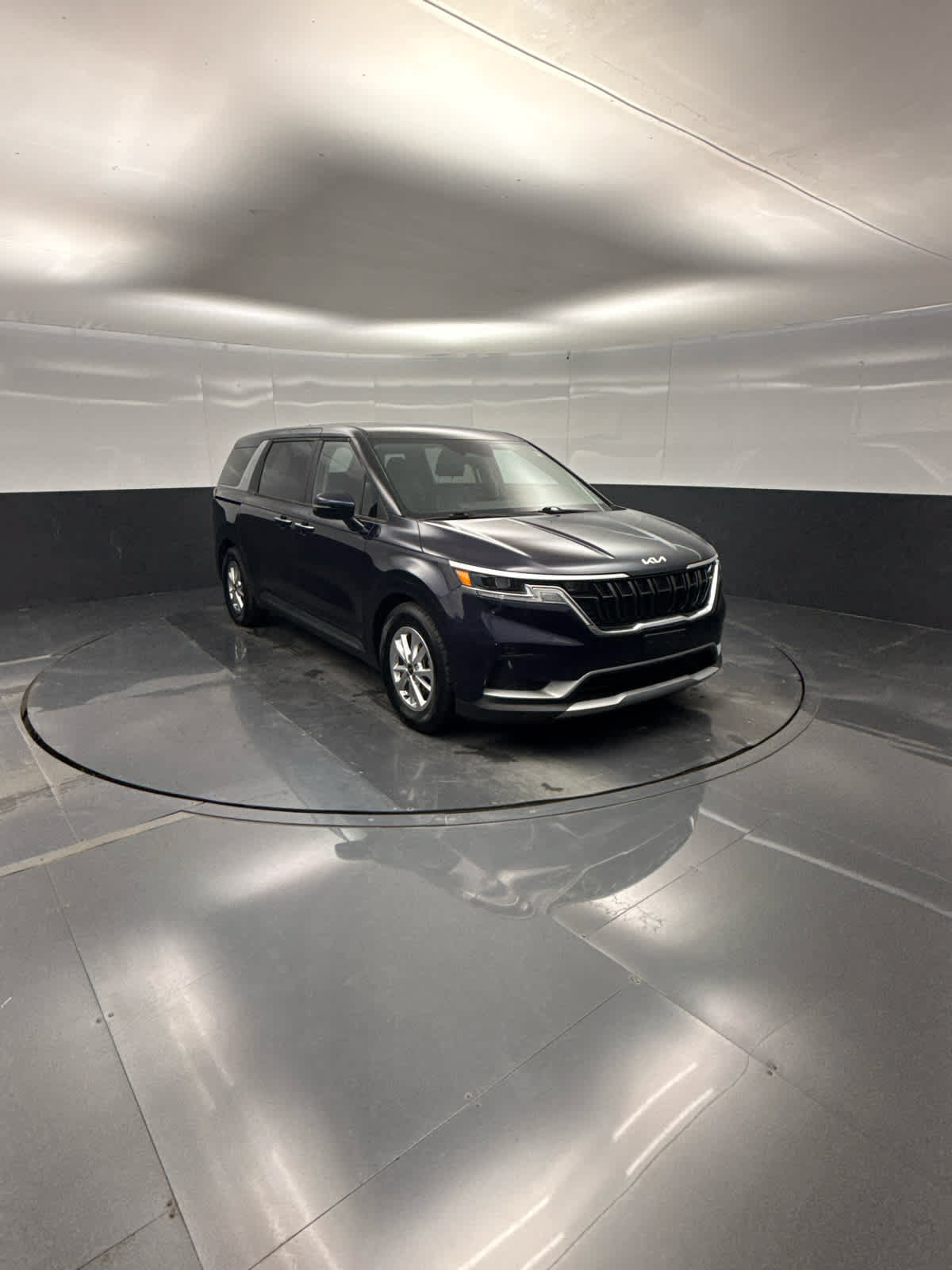 Used 2022 Kia Carnival LX FWD image 10