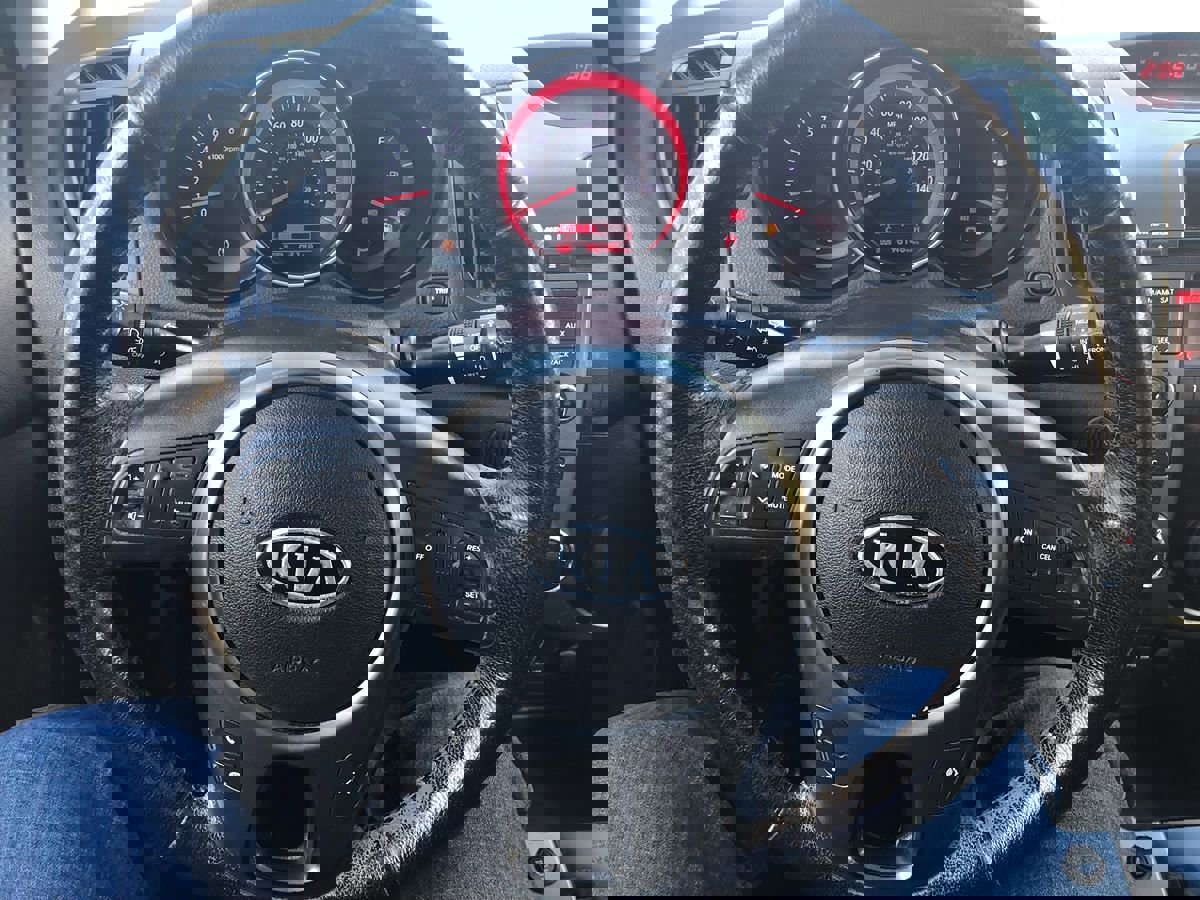 Used 2010 Kia Forte SX image 13