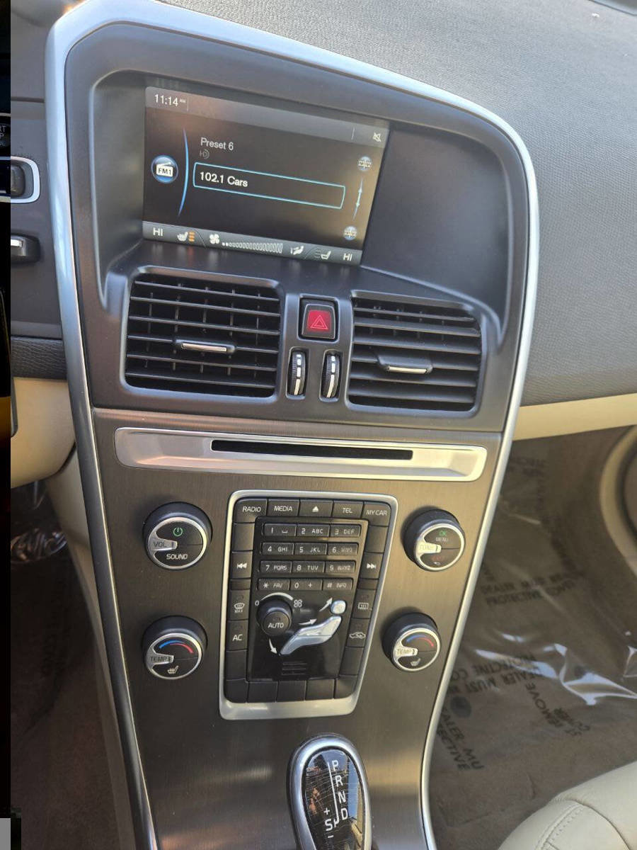 Used 2015 Volvo XC60 T6 image 38