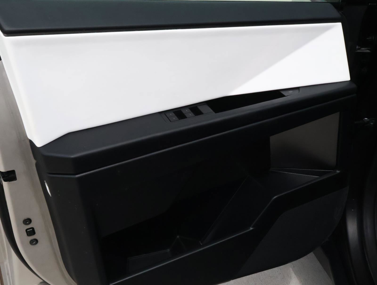 Used 2024 Tesla Cybertruck AWD Crew Cab image 16