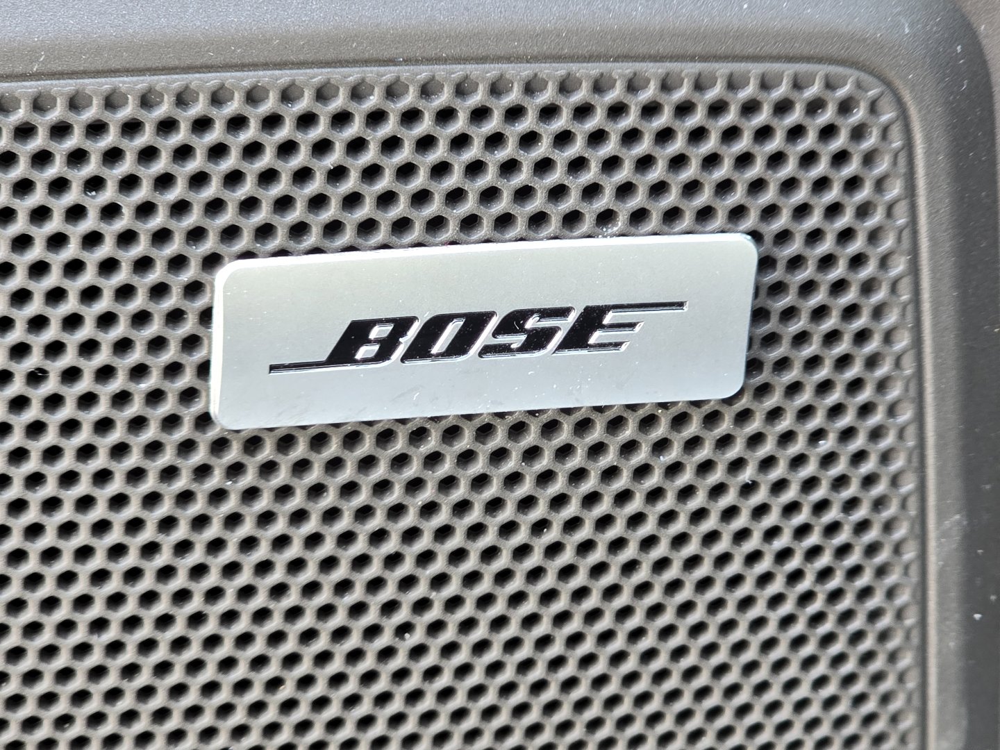 Used 2023 Porsche Macan Turbo image 11