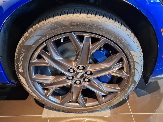 New 2027 Cadillac Optiq V w/ Deep Ocean Design Edition AWD/4WD image 7