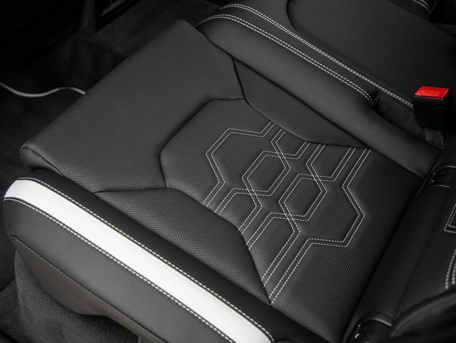 Used 2025 Lamborghini Urus SE image 35