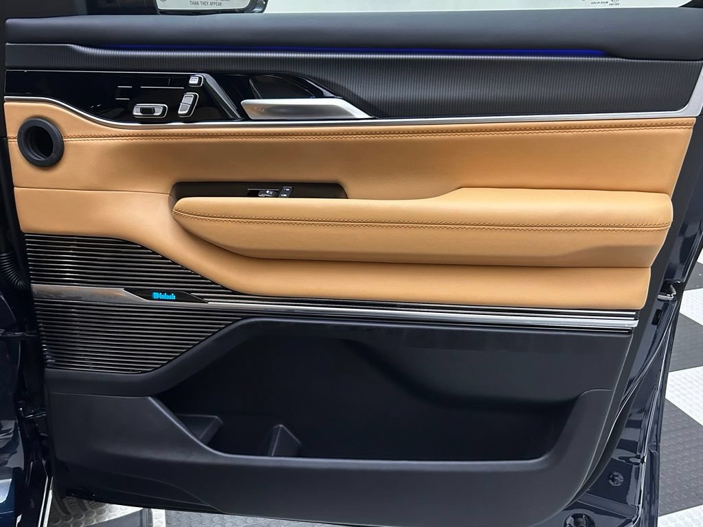 New 2026 Jeep Grand Wagoneer L Summit AWD/4WD image 18
