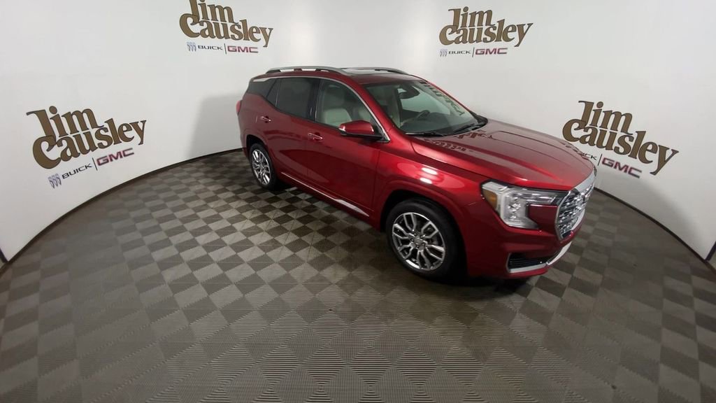 Used 2023 GMC Terrain Denali image 2