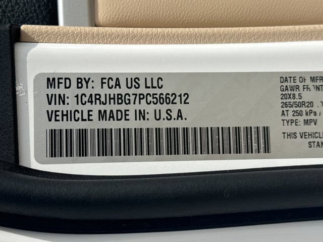 Used 2023 Jeep Grand Cherokee Limited w/ Luxury Tech Group II AWD/4WD image 28