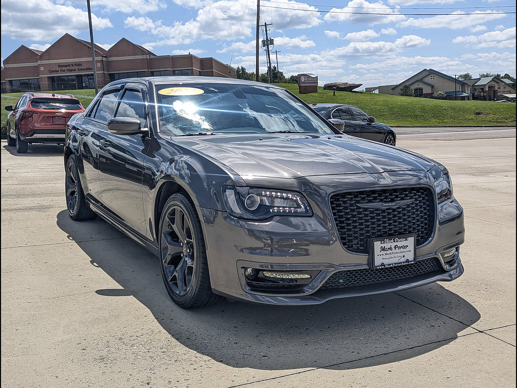Used 2023 Chrysler 300 Touring L w/ Popular Equipment Group RWD image 5