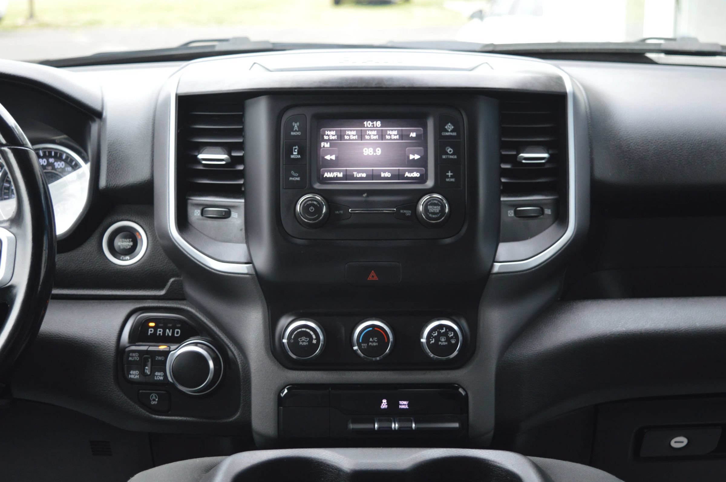 Used 2022 RAM 1500 Big Horn AWD/4WD image 33