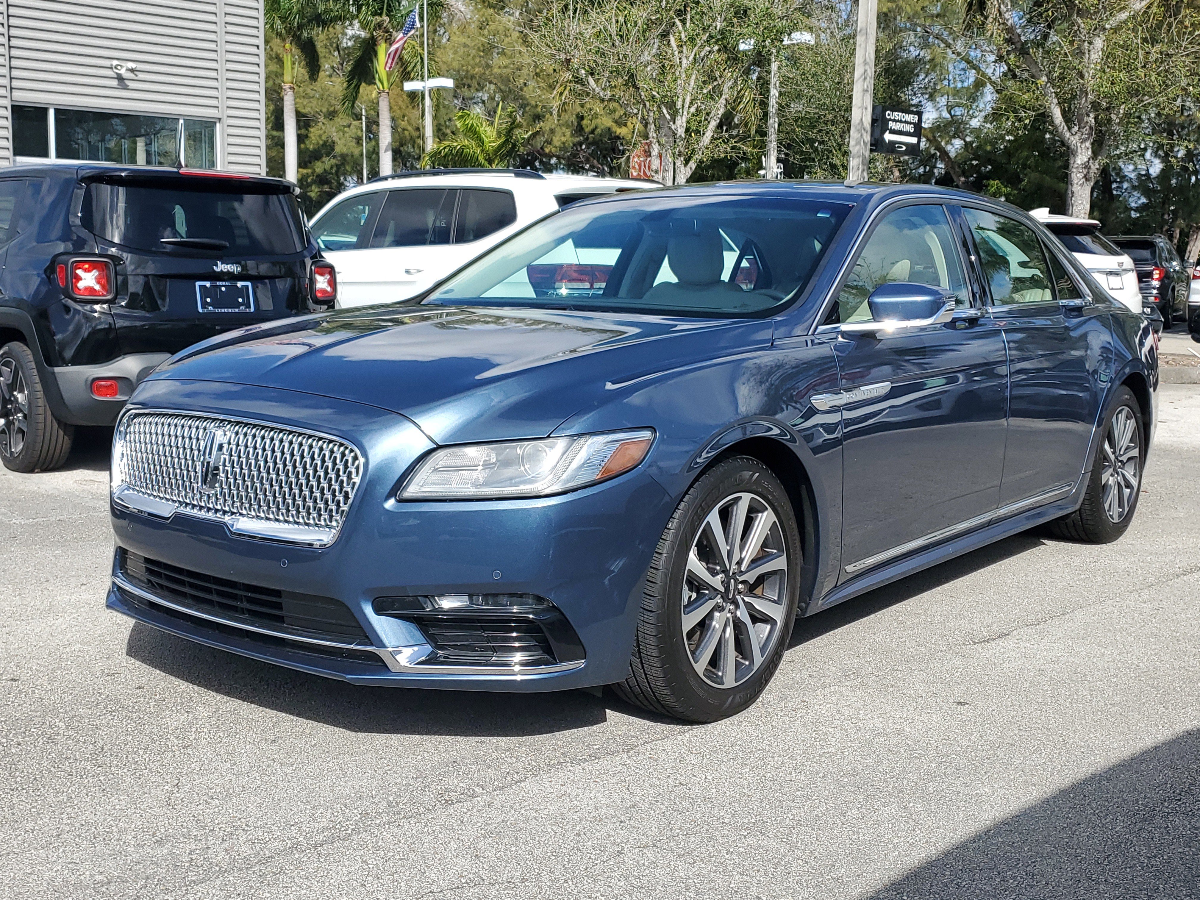 Used 2018 Lincoln Continental Premiere image 3