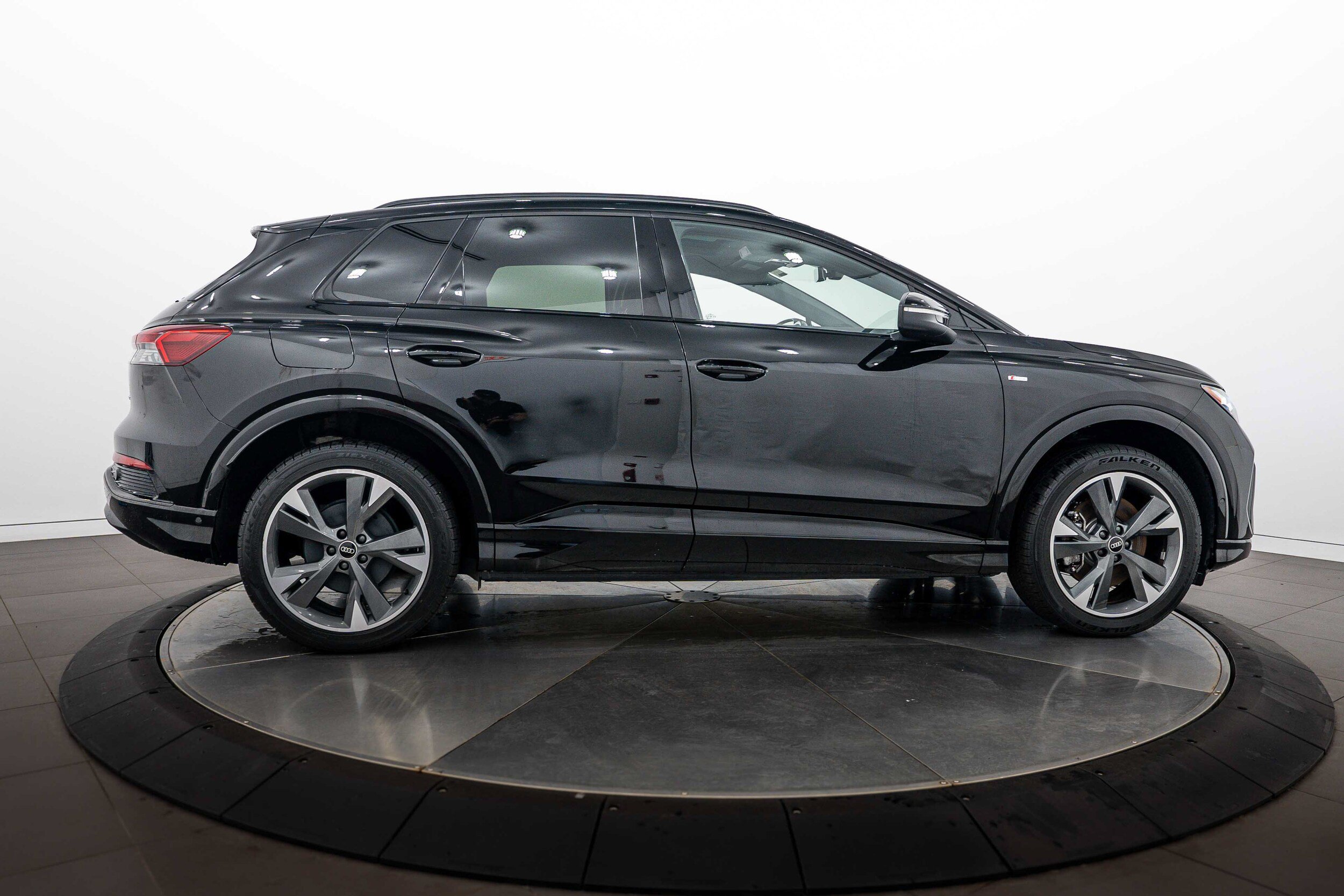 Certified 2023 Audi Q4 e-tron Premium Plus w/ Premium Plus AWD/4WD image 3