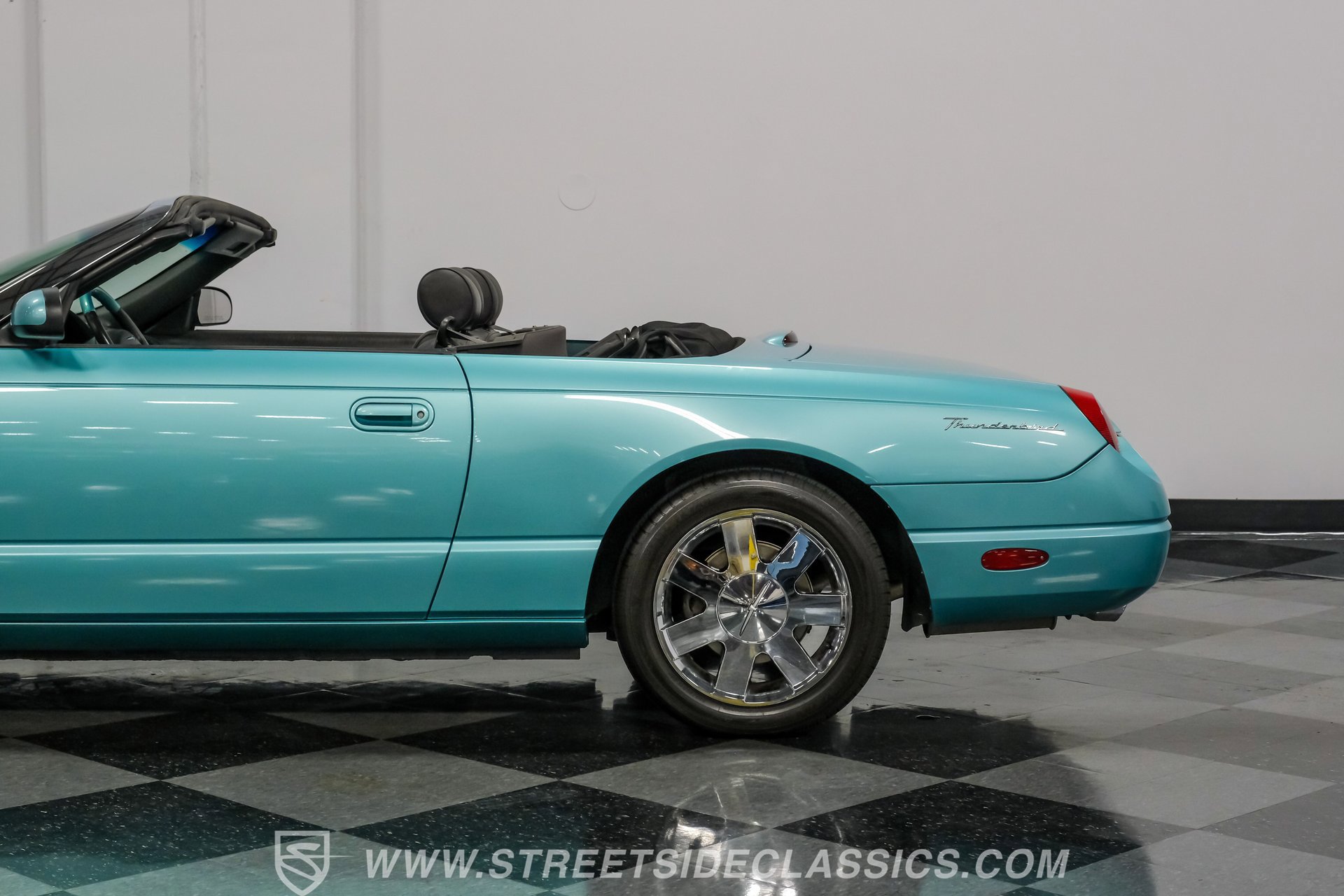 Used 2002 Ford Thunderbird RWD image 28