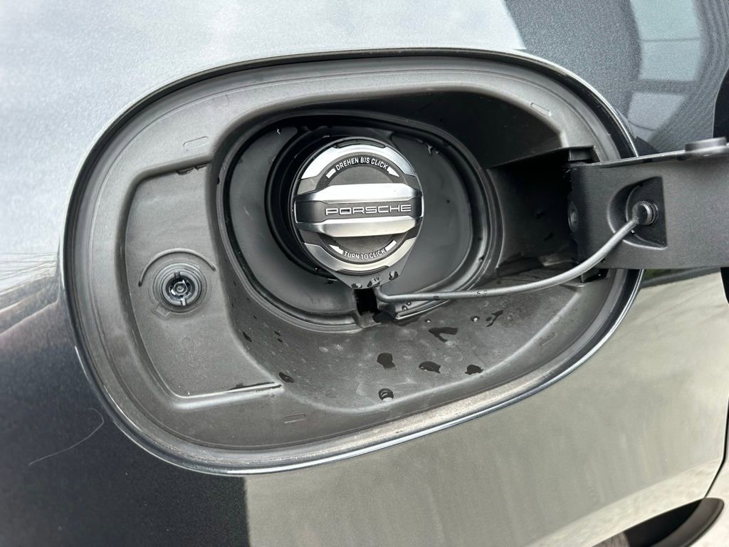 Certified 2025 Porsche Macan image 41