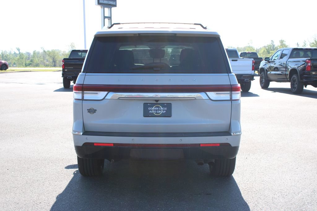 Used 2023 Lincoln Navigator Reserve image 8