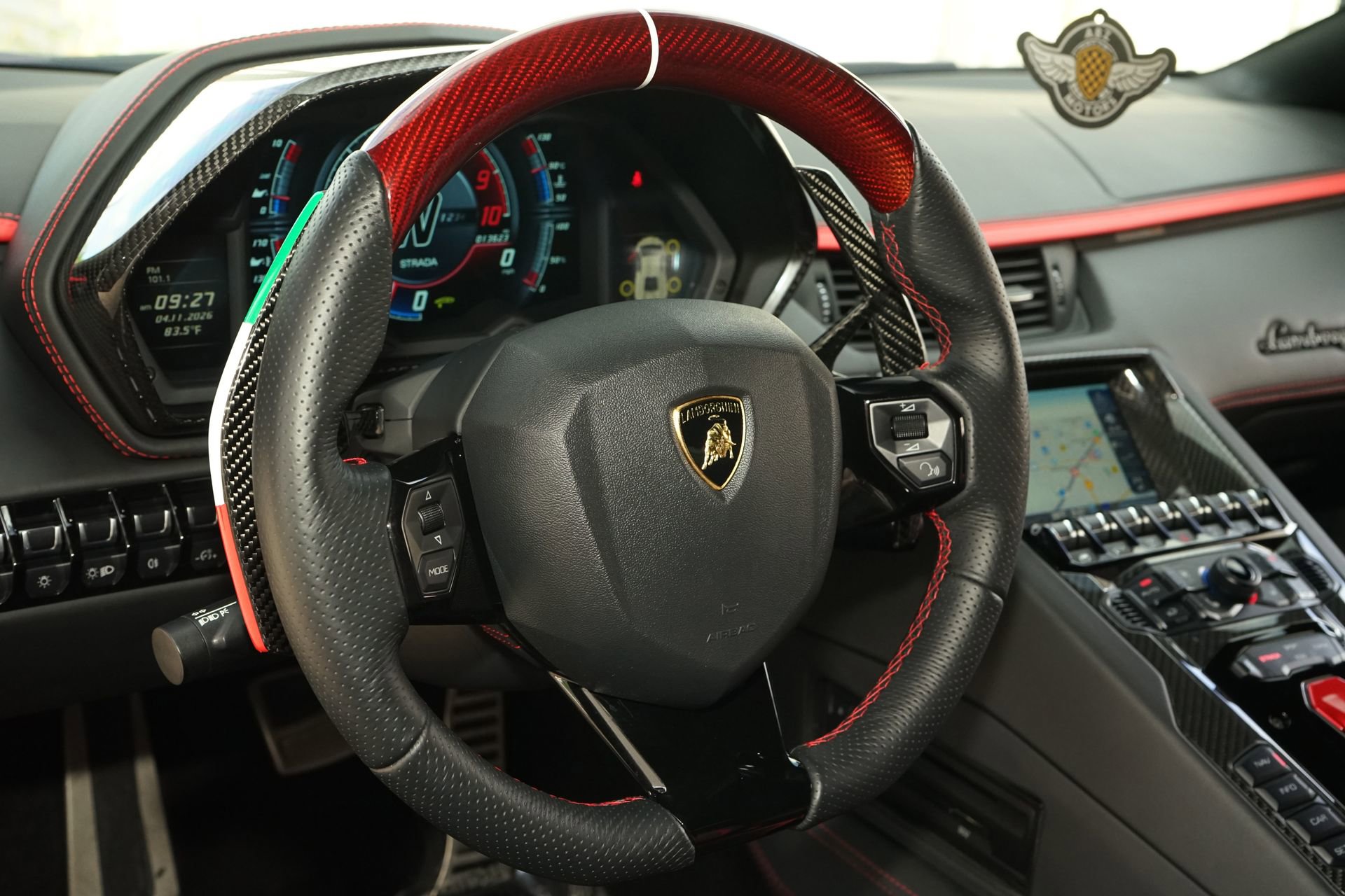 Used 2017 Lamborghini Aventador S image 18