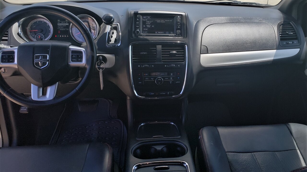 Used 2016 Dodge Grand Caravan R/T FWD image 9
