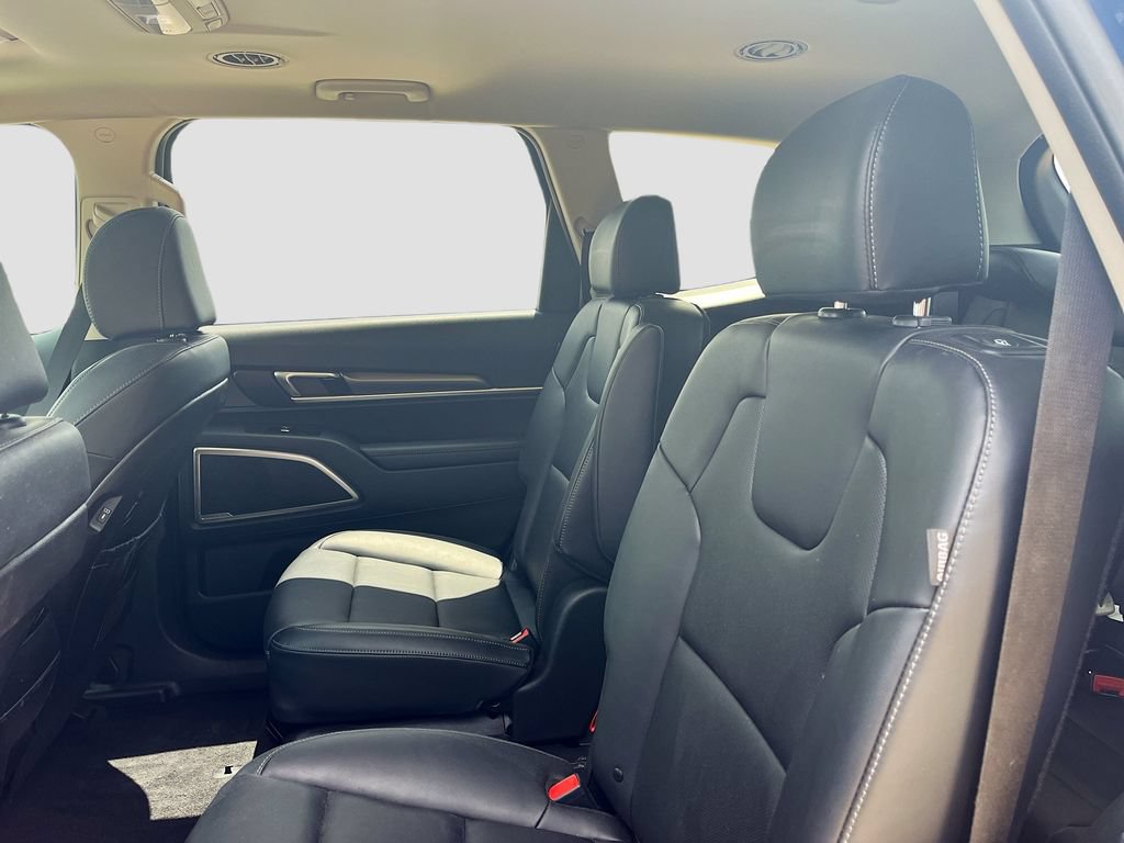 Used 2025 Kia Telluride S FWD image 26