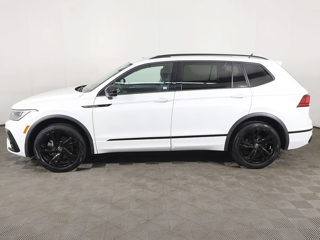 Used 2024 Volkswagen Tiguan SE R-Line AWD/4WD image 17