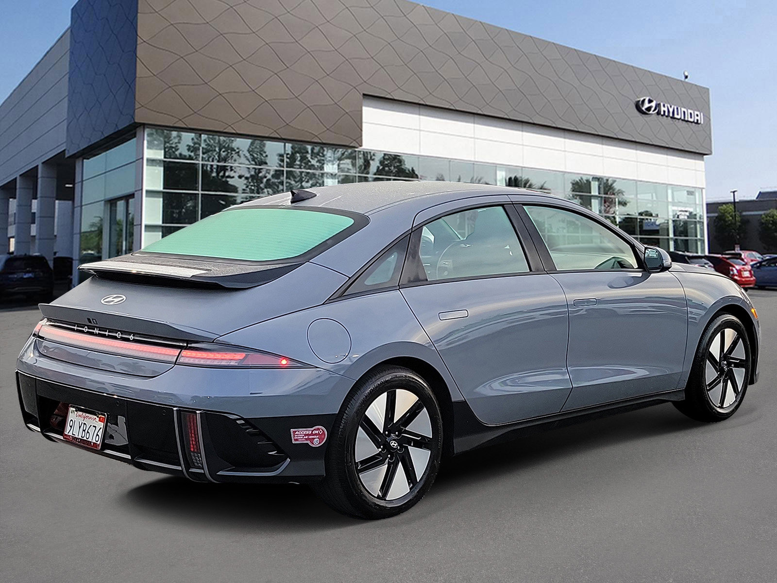 Used 2024 Hyundai Ioniq 6 SE RWD image 2