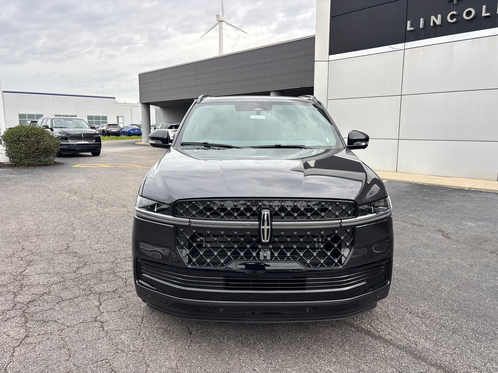 New 2027 Lincoln Navigator L Reserve w/ Jet Appearance Package AWD/4WD image 2