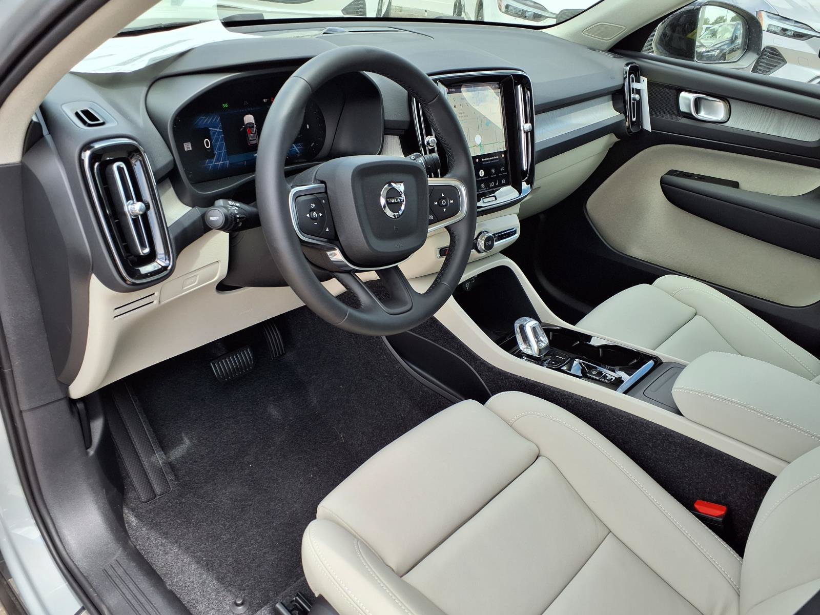 New 2026 Volvo XC40 B5 Plus w/ Protection Package Premier AWD/4WD image 12
