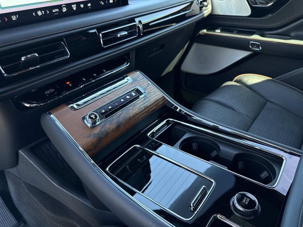 New 2025 Lincoln Aviator Black Label image 26